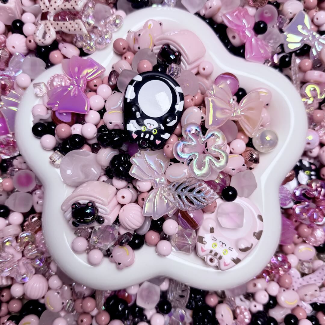 black&pink Kitty