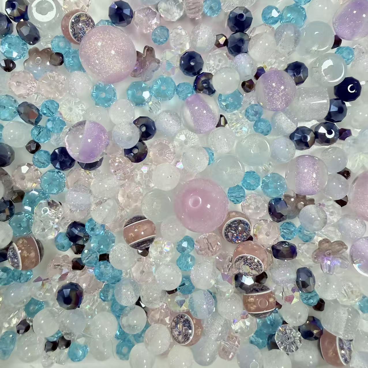 Live-stream mixed glass bead sale