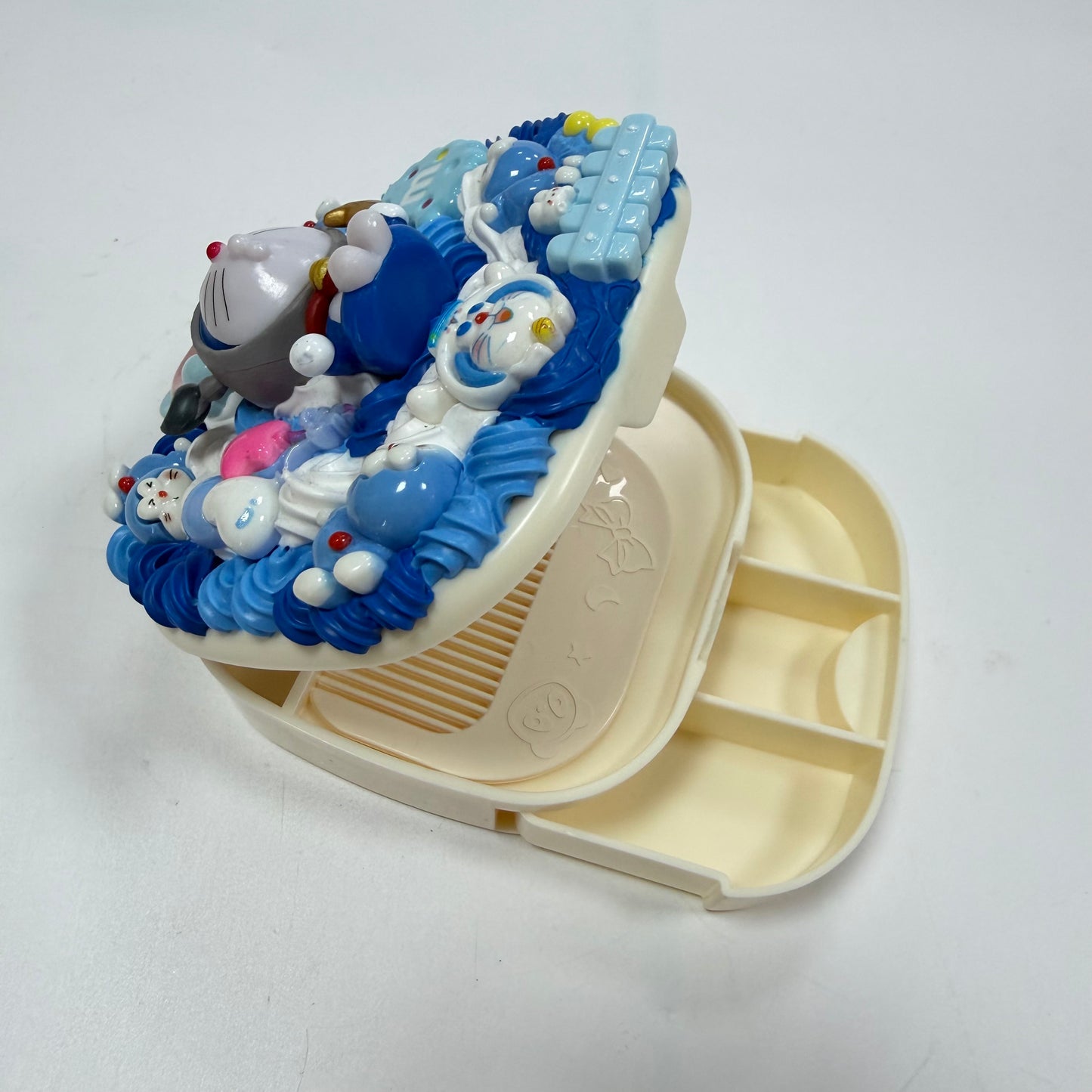 Finished Product DIY Cream Glue