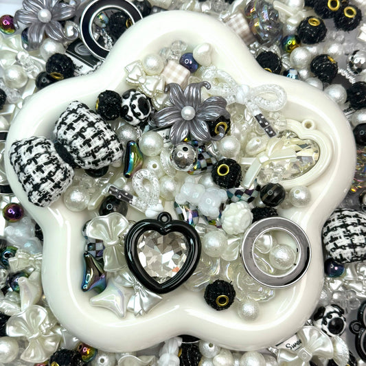 Noir Whisper Pearls Beads